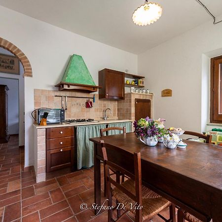 Вилла Il Borgo Del Lupo Сартеано Экстерьер фото