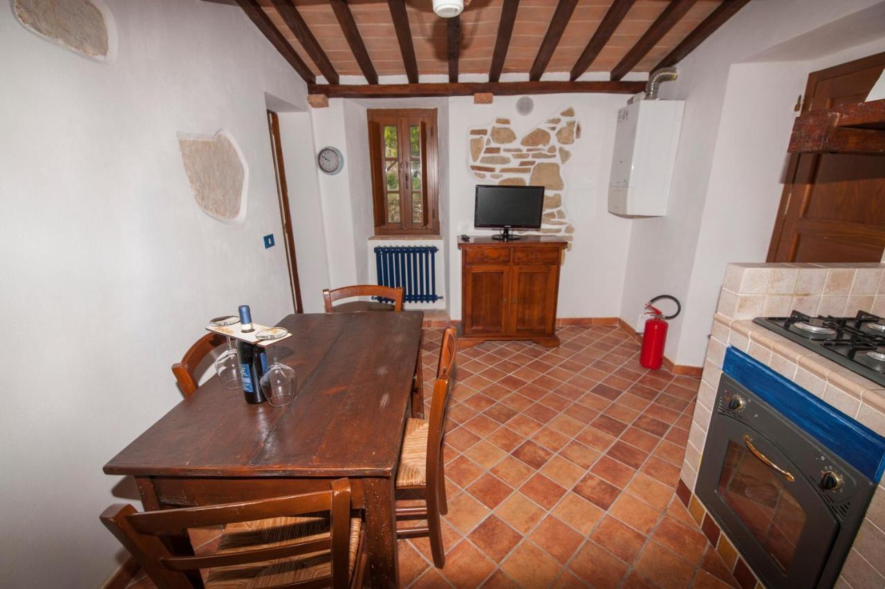 Вилла Il Borgo Del Lupo Сартеано Экстерьер фото