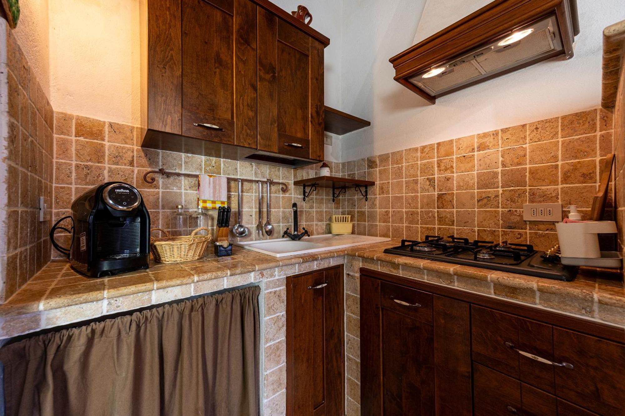 Вилла Il Borgo Del Lupo Сартеано Экстерьер фото