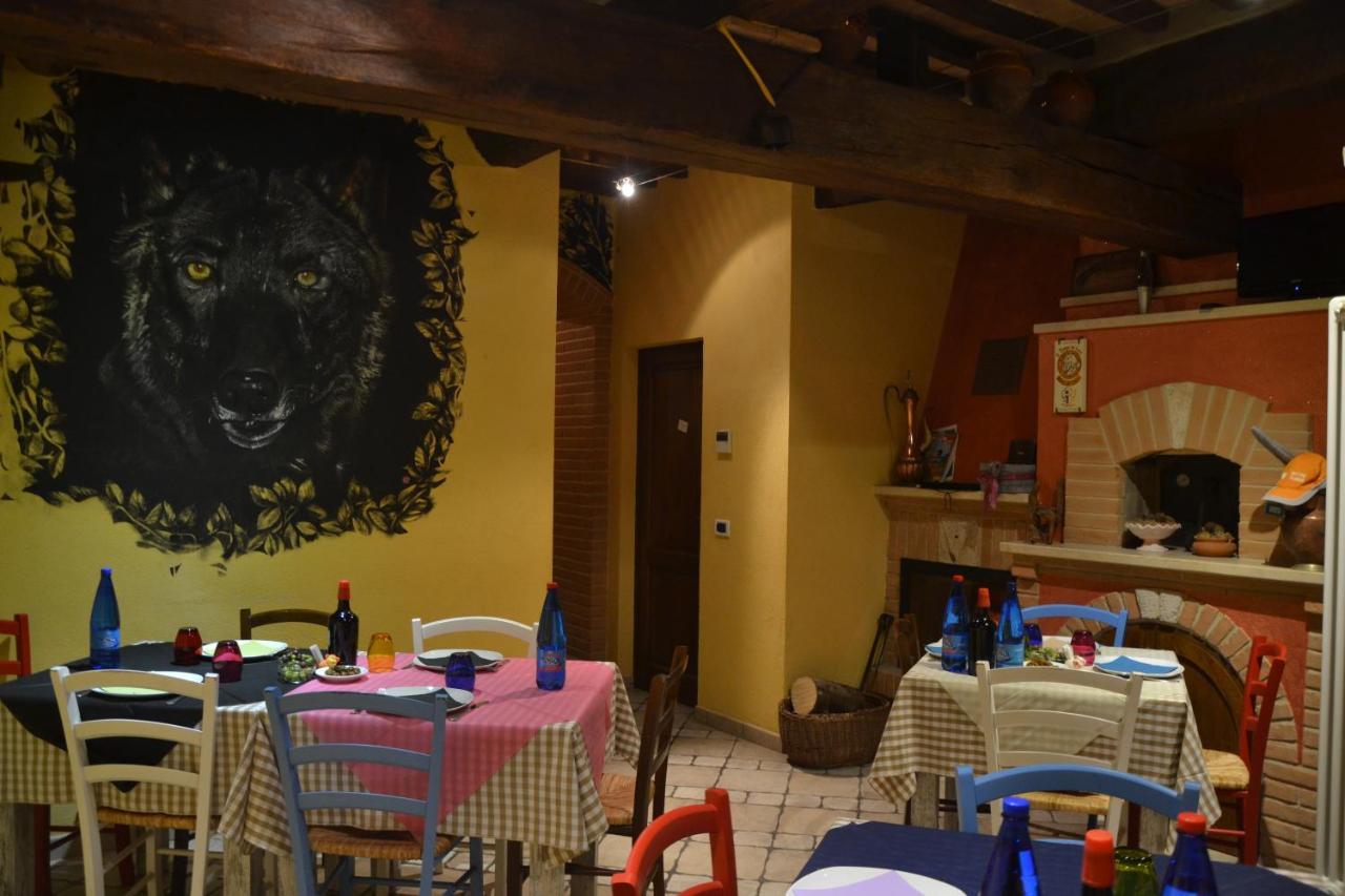 Вилла Il Borgo Del Lupo Сартеано Экстерьер фото